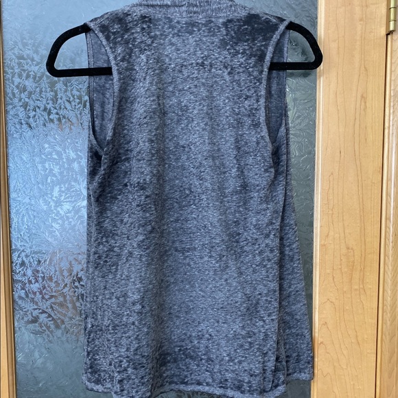 Vest - Picture 2 of 3